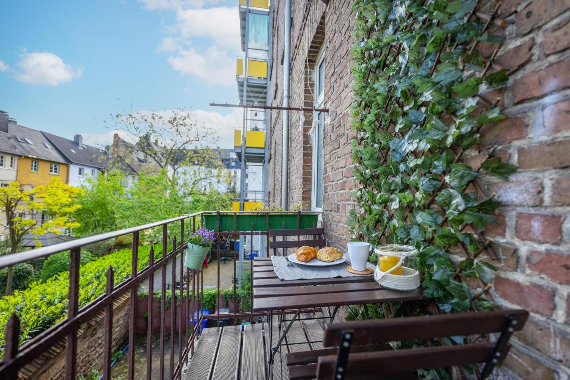 Apartment Suedstadt-oase 1 Komfort Mit 2 Sz Und Balkon *